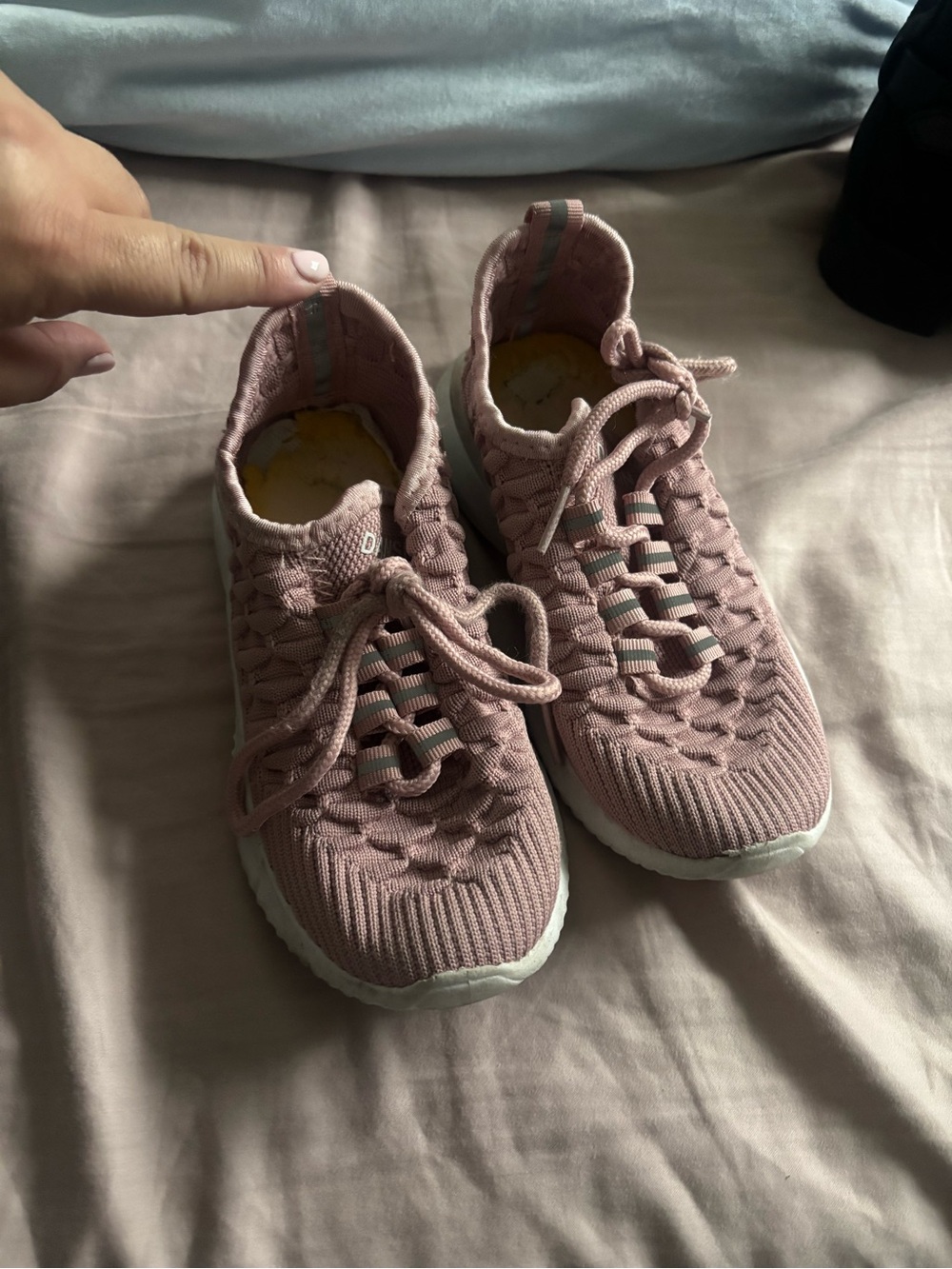 Danskin Kids Pink Knit Slip-On Sneakers